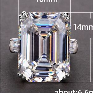 🩵 NEW Stunning rectangular cut 4 carat white sapphire ring 🩵